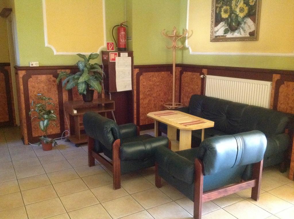 Club Torony Hotel Εξωτερικό φωτογραφία